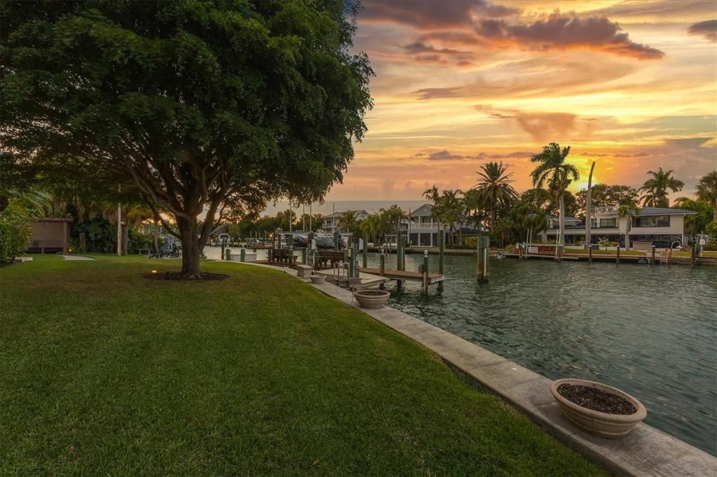 For Sale: $4,995,000 (4 beds, 4 baths, 6827 Square Feet)