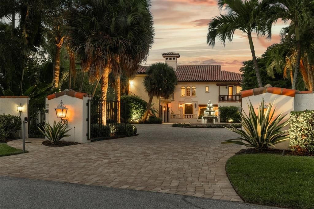 For Sale: $4,995,000 (4 beds, 4 baths, 6827 Square Feet)