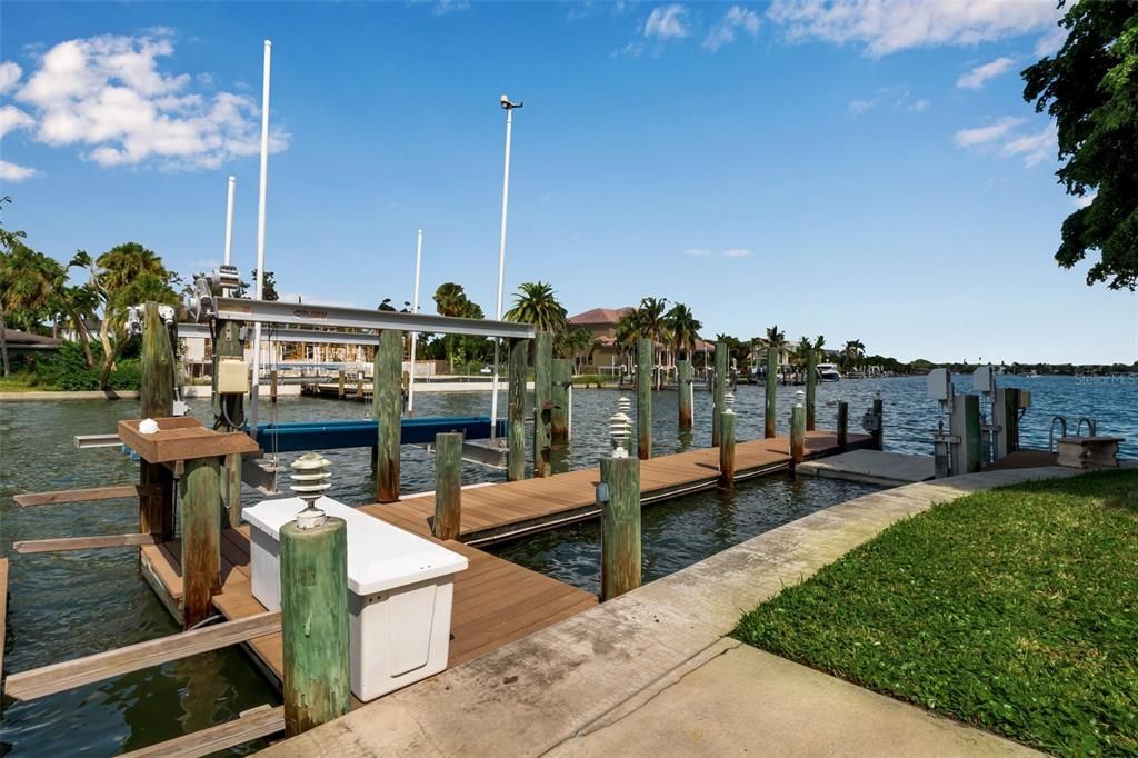 For Sale: $4,995,000 (4 beds, 4 baths, 6827 Square Feet)