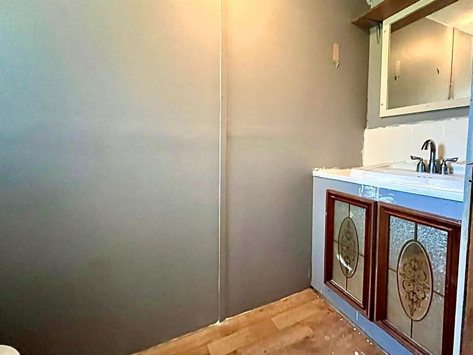 For Sale: $135,000 (3 beds, 1 baths, 1152 Square Feet)