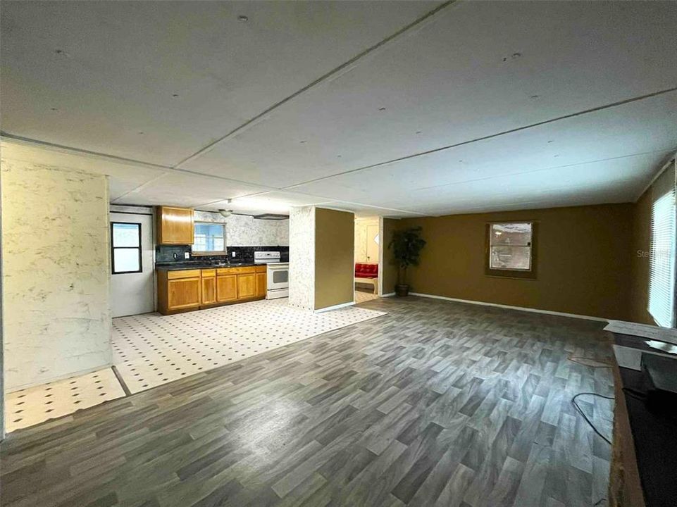 For Sale: $135,000 (3 beds, 1 baths, 1152 Square Feet)