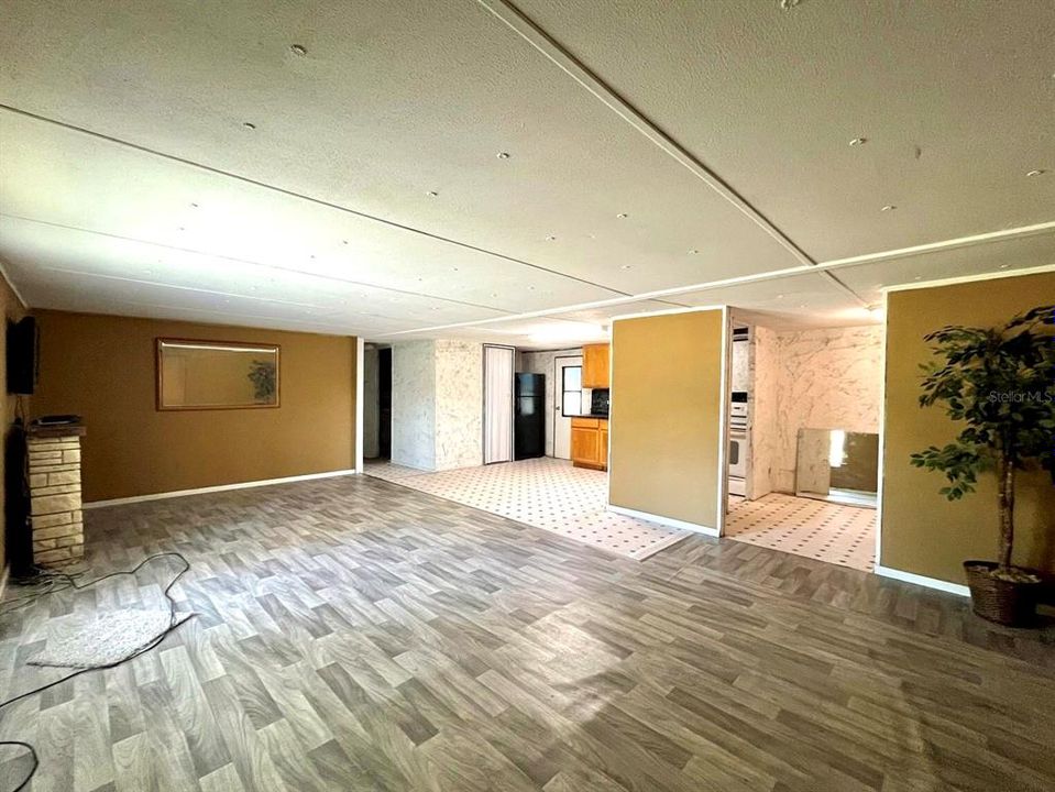 For Sale: $135,000 (3 beds, 1 baths, 1152 Square Feet)