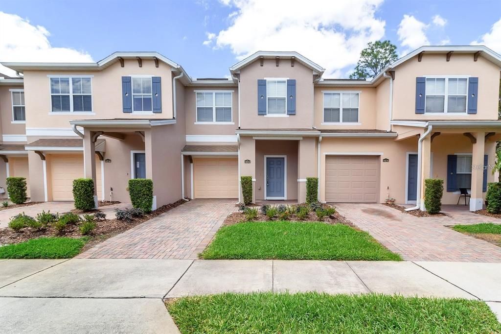 待售: $295,000 (2 贝兹, 2 浴室, 1390 平方英尺)