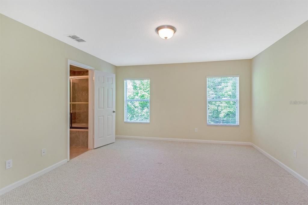 待售: $295,000 (2 贝兹, 2 浴室, 1390 平方英尺)