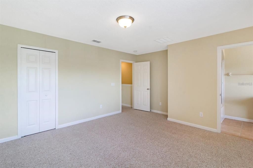 待售: $295,000 (2 贝兹, 2 浴室, 1390 平方英尺)