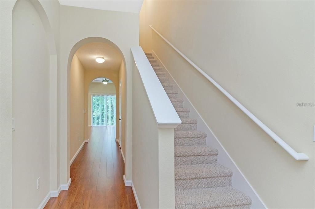 待售: $295,000 (2 贝兹, 2 浴室, 1390 平方英尺)