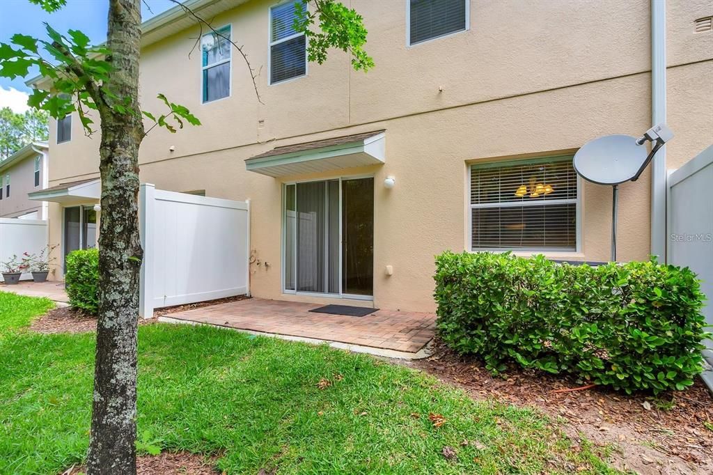 待售: $295,000 (2 贝兹, 2 浴室, 1390 平方英尺)