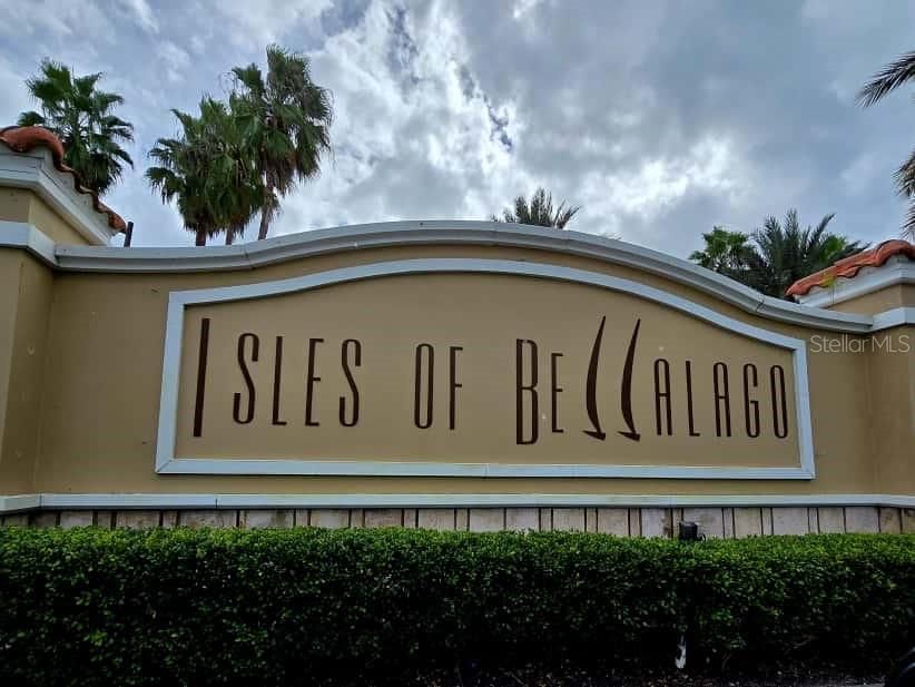 Active With Contract: $299,000 (3 beds, 2 baths, 1748 Square Feet)