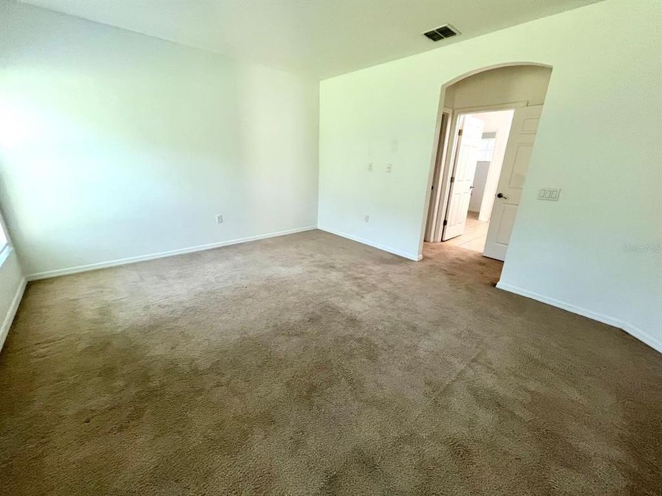 Active With Contract: $299,000 (3 beds, 2 baths, 1748 Square Feet)