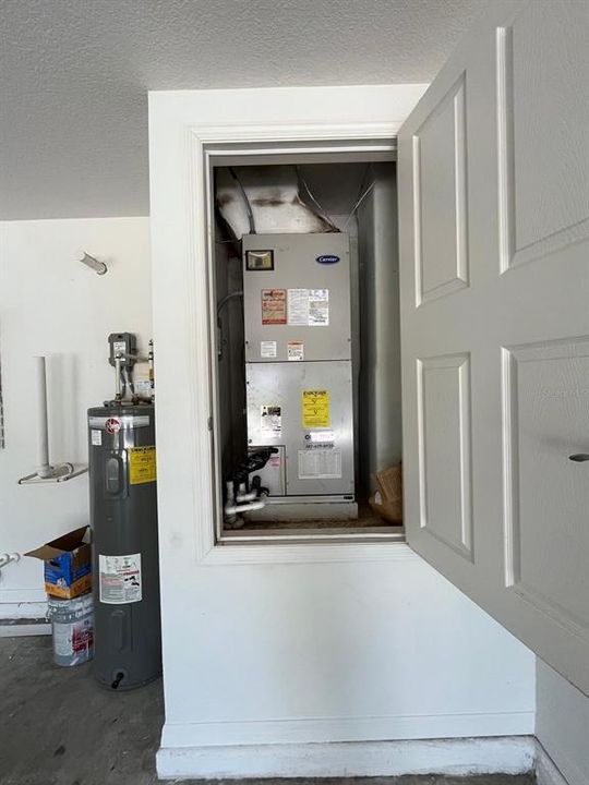 Active With Contract: $299,000 (3 beds, 2 baths, 1748 Square Feet)