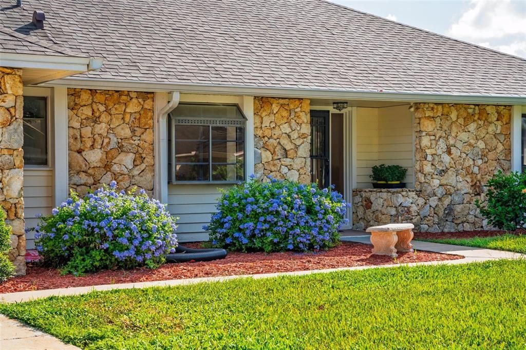 For Sale: $449,000 (3 beds, 2 baths, 2174 Square Feet)