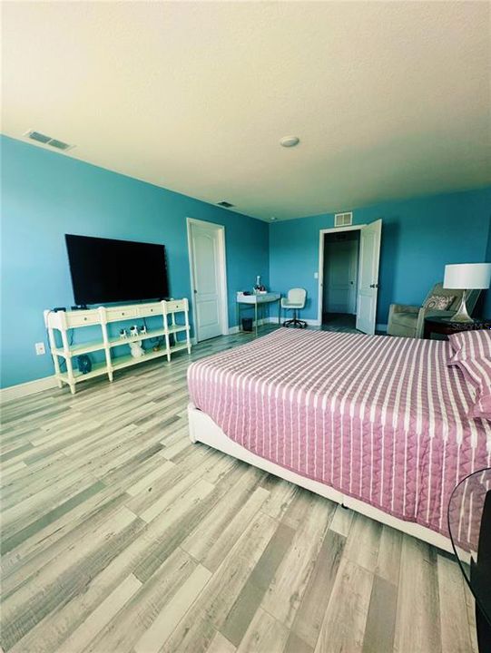 En Venta: $425,000 (5 camas, 3 baños, 2696 Pies cuadrados)