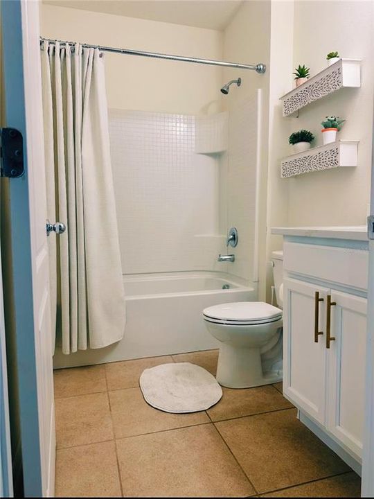 En Venta: $425,000 (5 camas, 3 baños, 2696 Pies cuadrados)