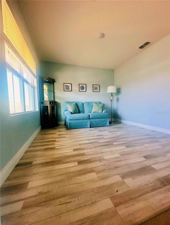 En Venta: $425,000 (5 camas, 3 baños, 2696 Pies cuadrados)