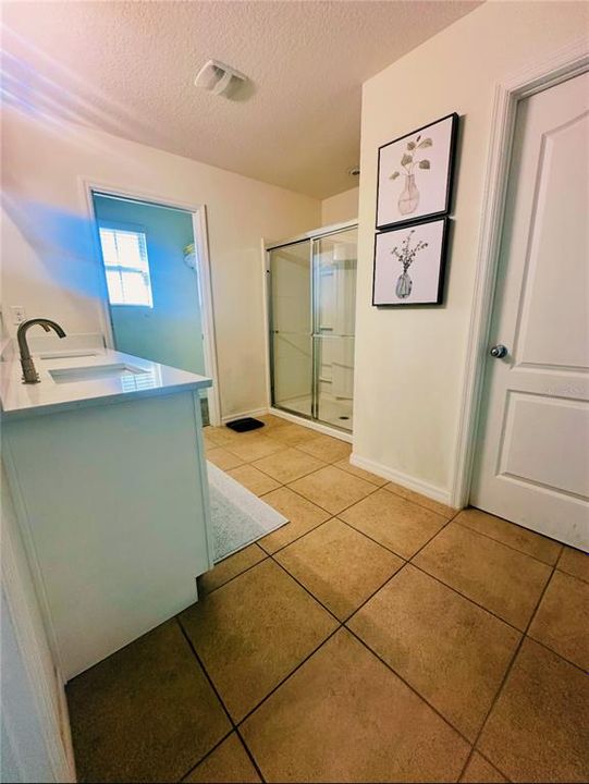 En Venta: $425,000 (5 camas, 3 baños, 2696 Pies cuadrados)