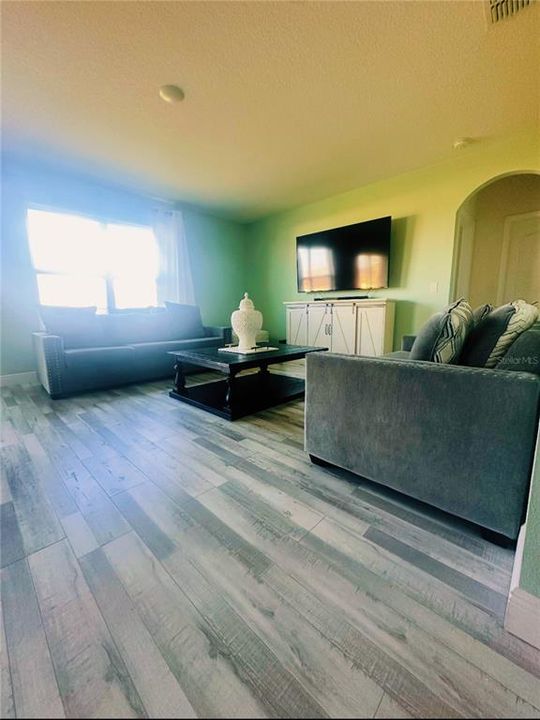 En Venta: $425,000 (5 camas, 3 baños, 2696 Pies cuadrados)