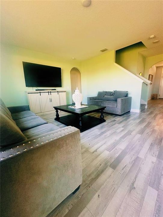 En Venta: $425,000 (5 camas, 3 baños, 2696 Pies cuadrados)