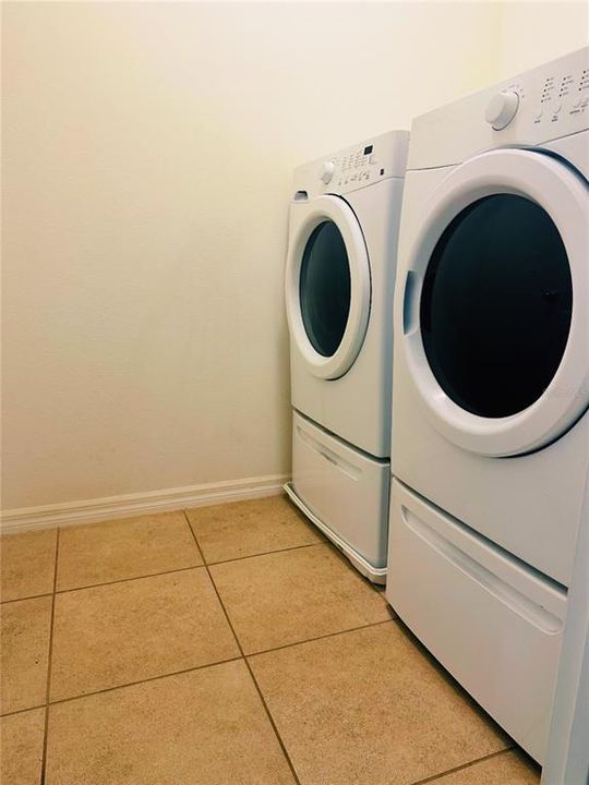 En Venta: $425,000 (5 camas, 3 baños, 2696 Pies cuadrados)