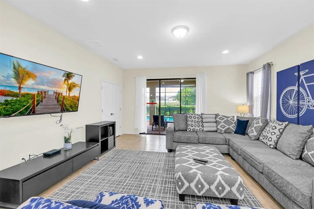 For Rent: $3,800 (6 beds, 5 baths, 3142 Square Feet)