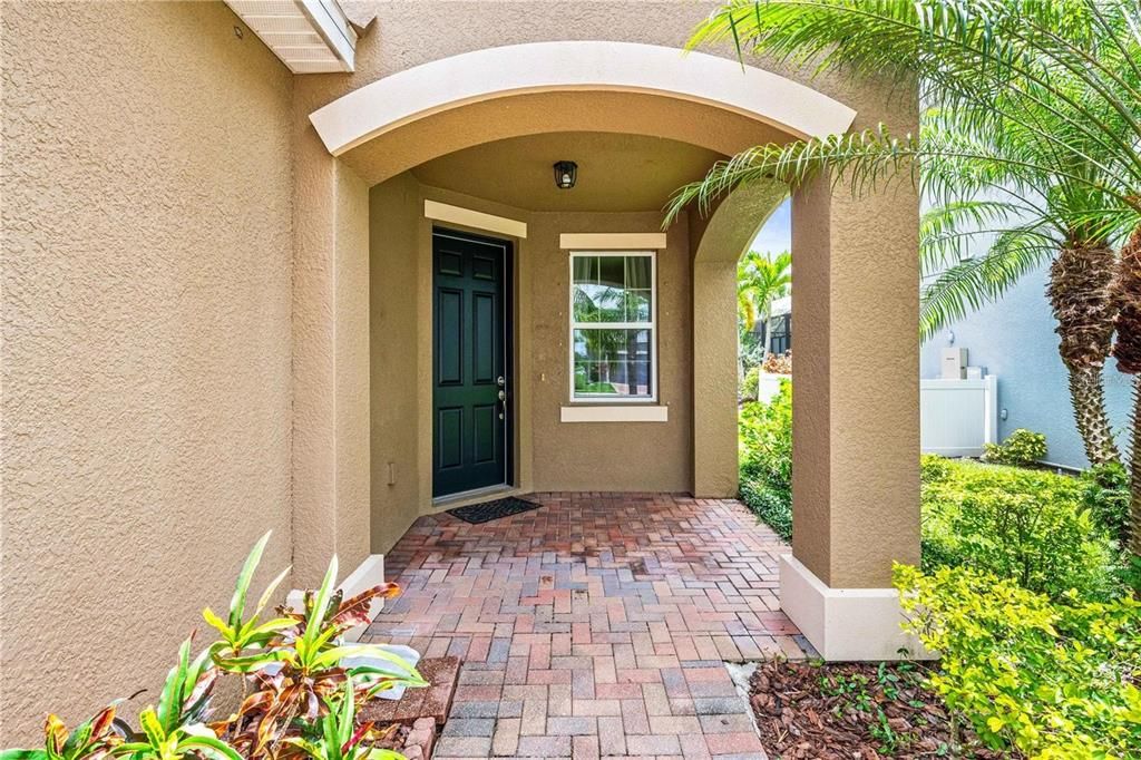 For Rent: $2,650 (3 beds, 2 baths, 1567 Square Feet)