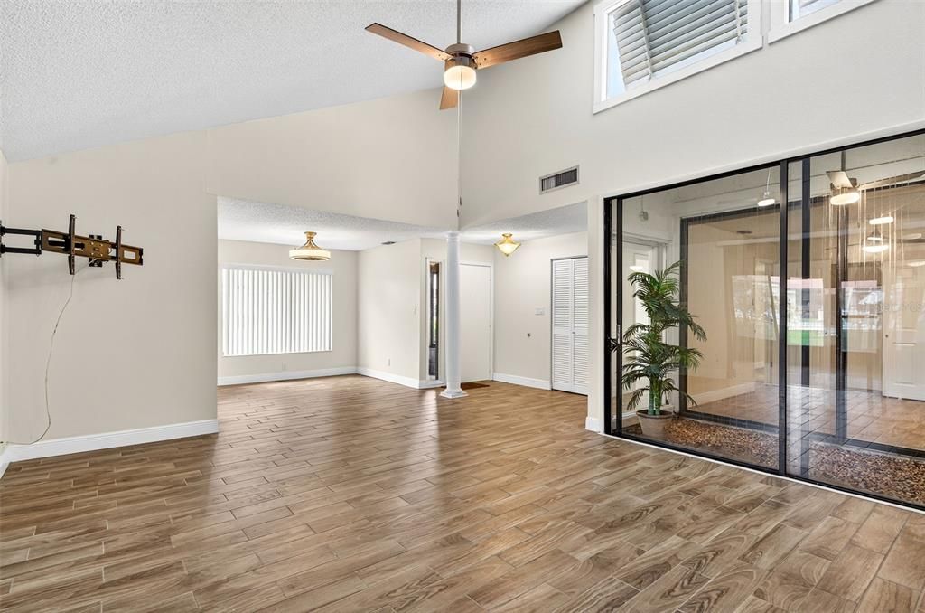 For Sale: $310,000 (3 beds, 2 baths, 1542 Square Feet)