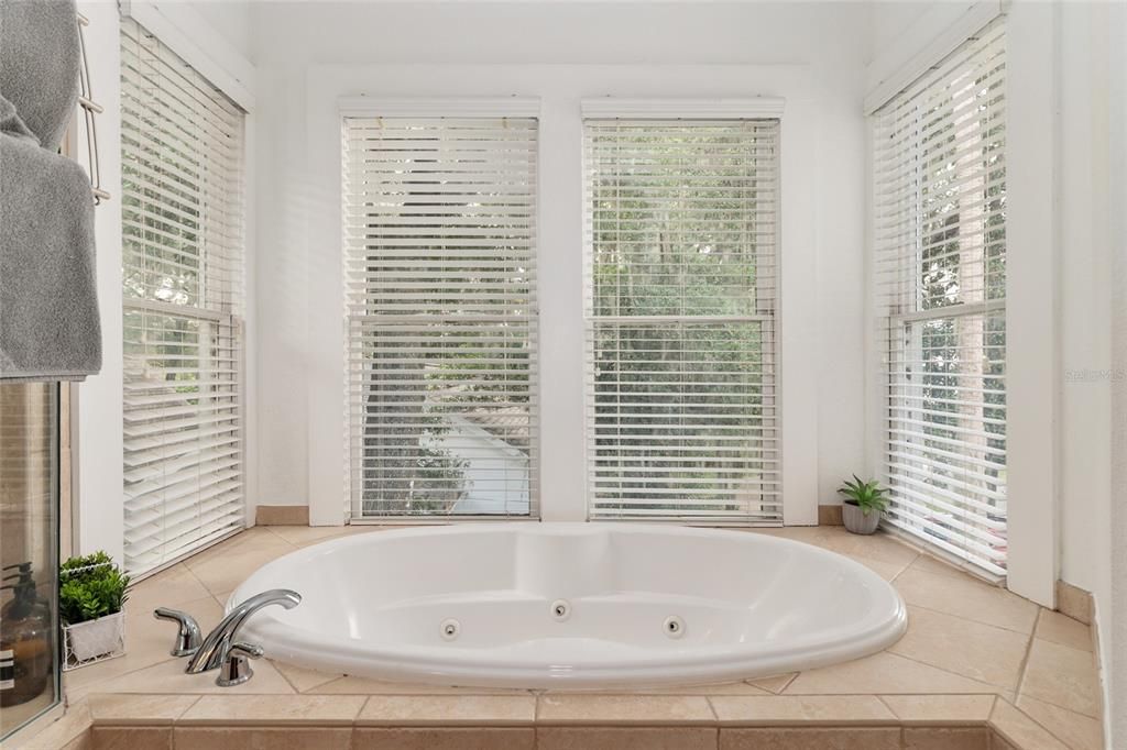 Active With Contract: $500,000 (4 beds, 3 baths, 2046 Square Feet)