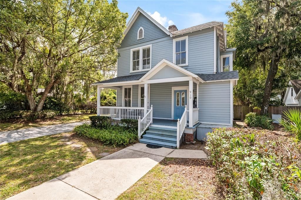 Active With Contract: $500,000 (4 beds, 3 baths, 2046 Square Feet)