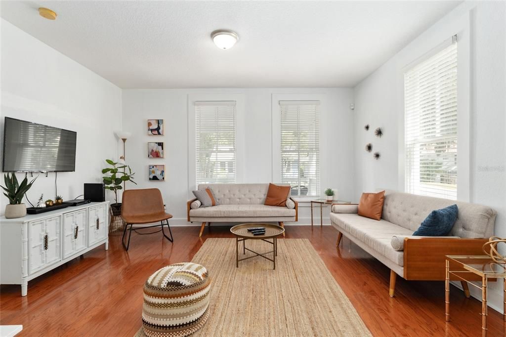 Active With Contract: $500,000 (4 beds, 3 baths, 2046 Square Feet)