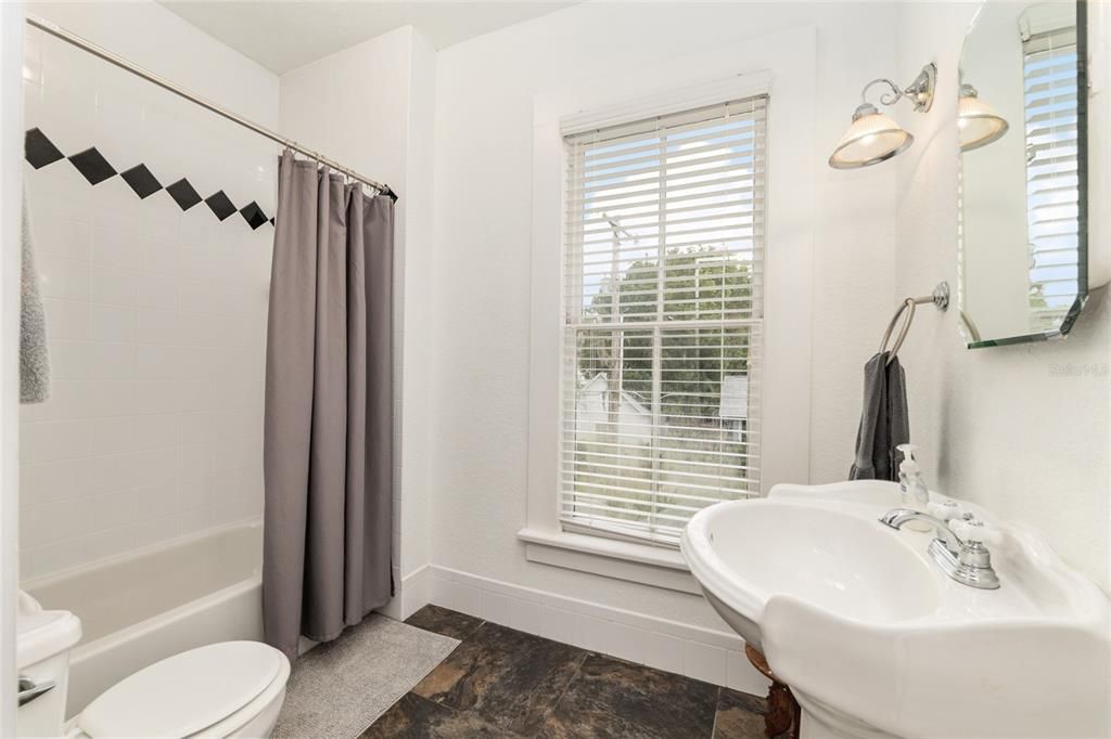 Active With Contract: $500,000 (4 beds, 3 baths, 2046 Square Feet)