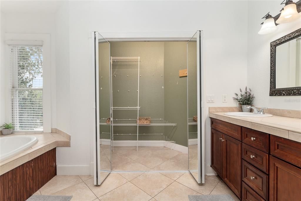 Active With Contract: $500,000 (4 beds, 3 baths, 2046 Square Feet)