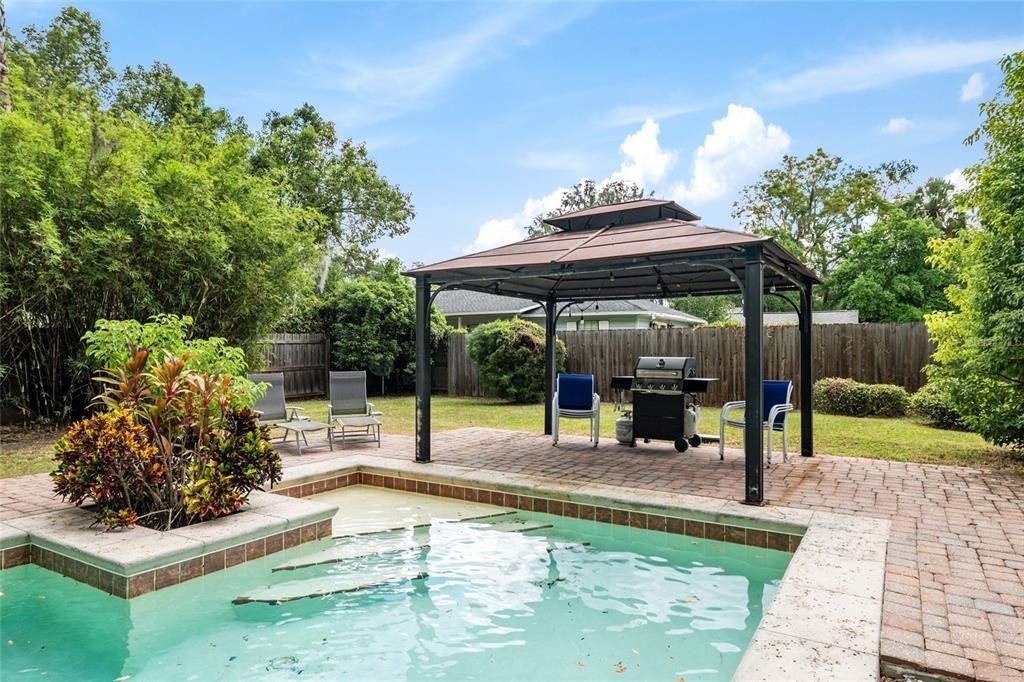 Active With Contract: $500,000 (4 beds, 3 baths, 2046 Square Feet)