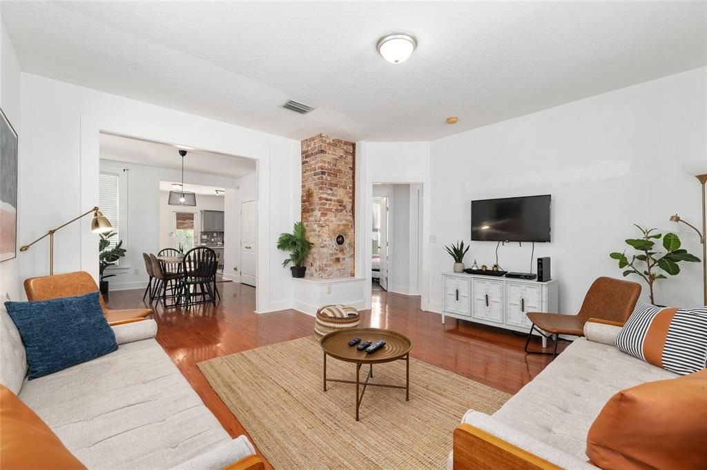 Active With Contract: $500,000 (4 beds, 3 baths, 2046 Square Feet)