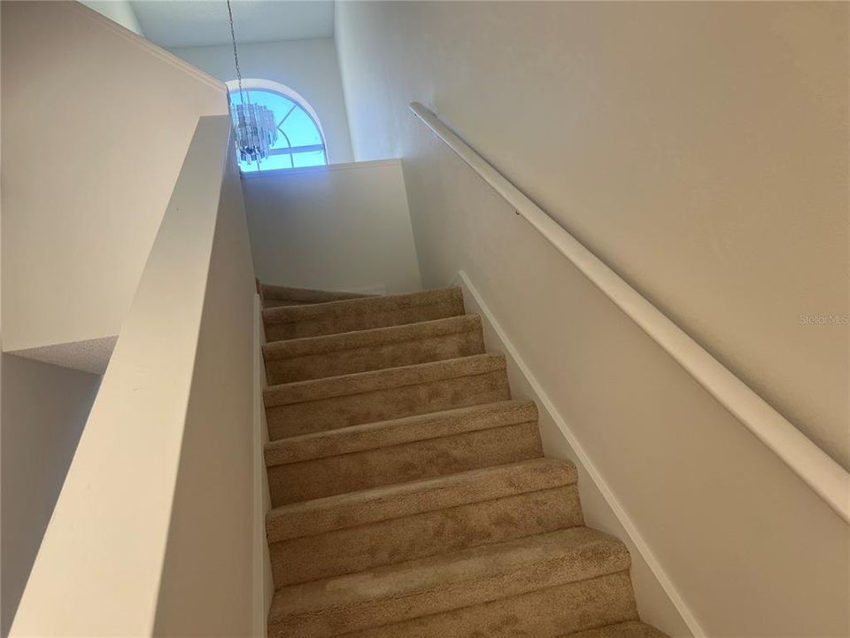 For Rent: $3,200 (5 beds, 2 baths, 3008 Square Feet)