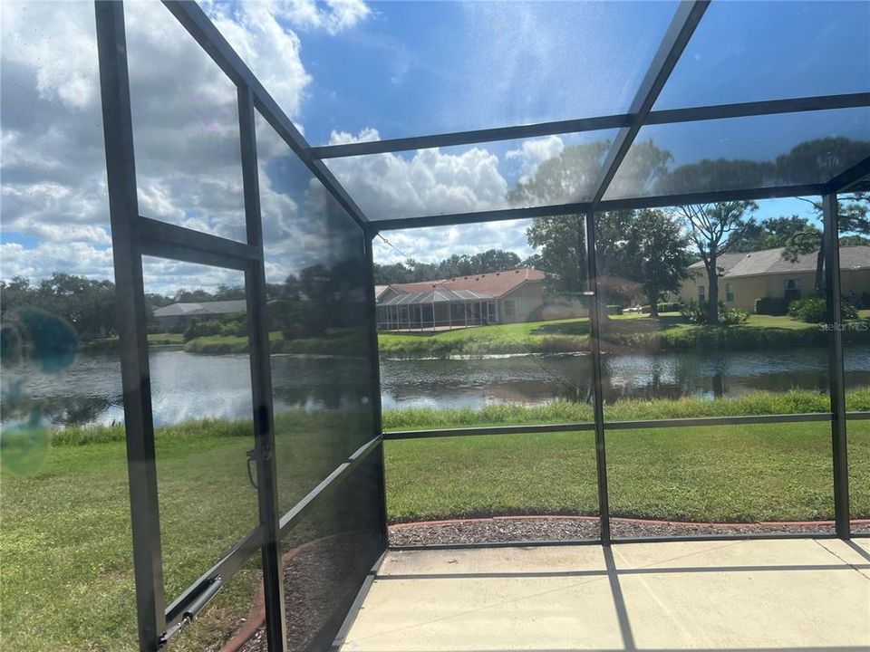 For Rent: $3,200 (5 beds, 2 baths, 3008 Square Feet)