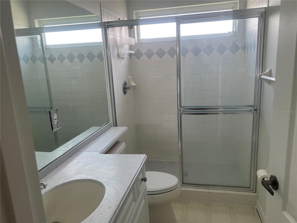 For Rent: $3,200 (5 beds, 2 baths, 3008 Square Feet)