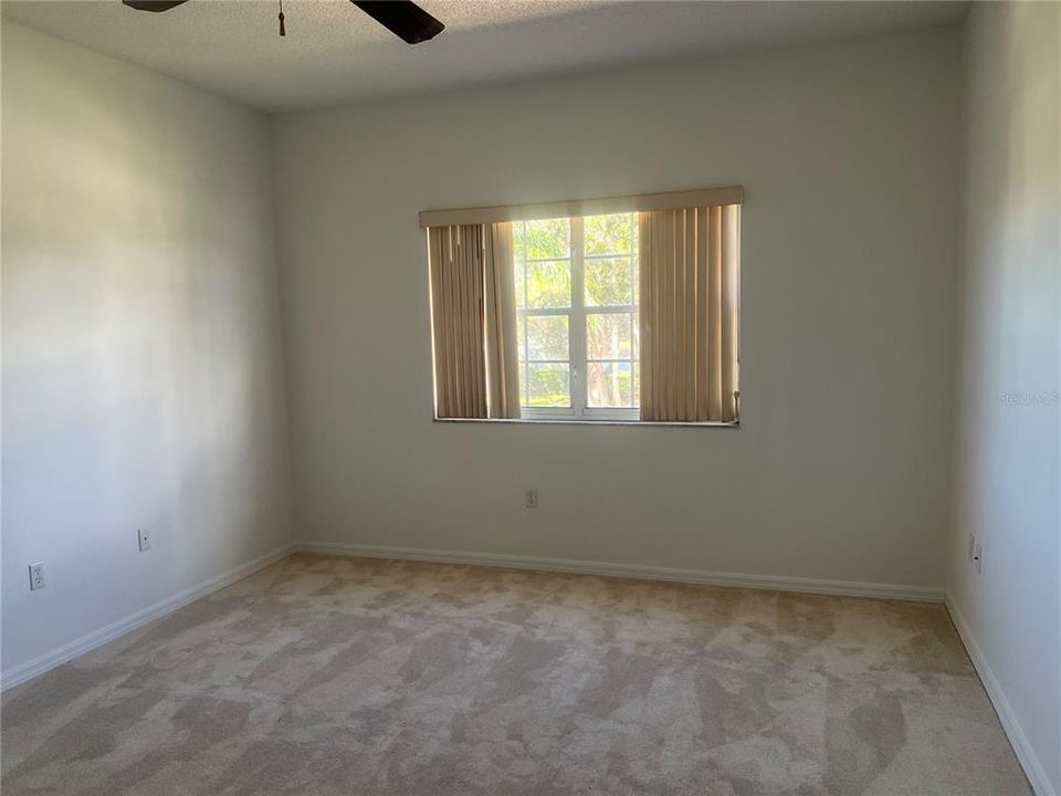 For Rent: $3,200 (5 beds, 2 baths, 3008 Square Feet)