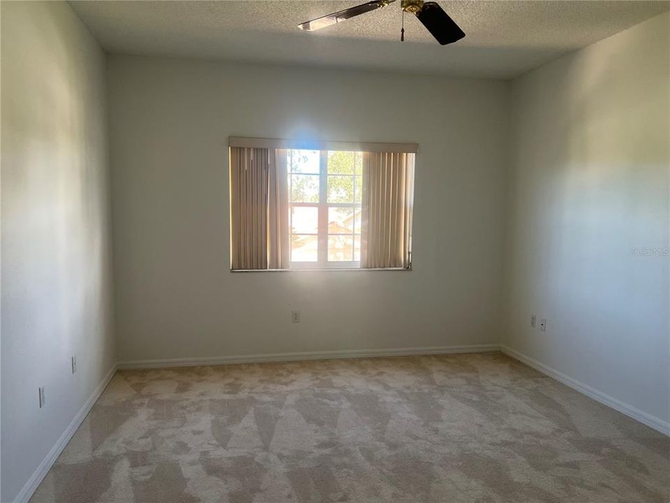 For Rent: $3,200 (5 beds, 2 baths, 3008 Square Feet)