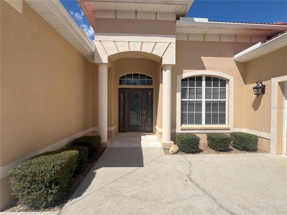 For Sale: $695,000 (3 beds, 3 baths, 2459 Square Feet)