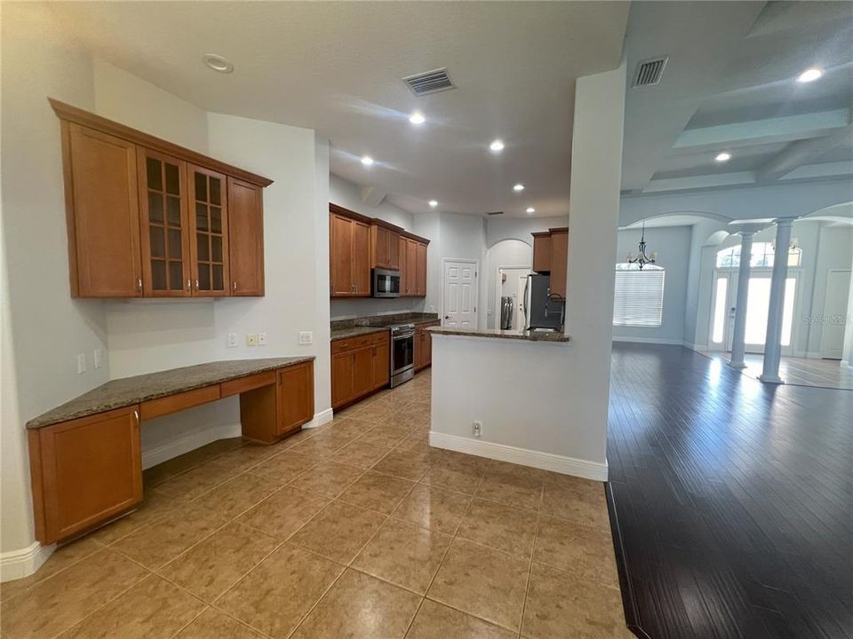 For Sale: $695,000 (3 beds, 3 baths, 2459 Square Feet)