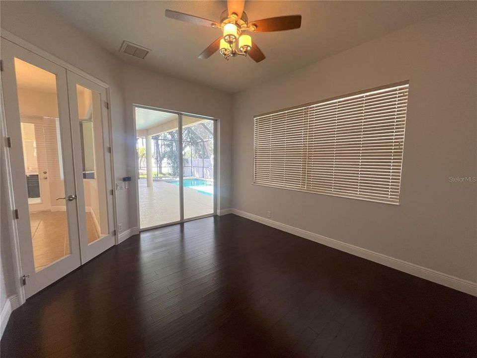 For Sale: $695,000 (3 beds, 3 baths, 2459 Square Feet)