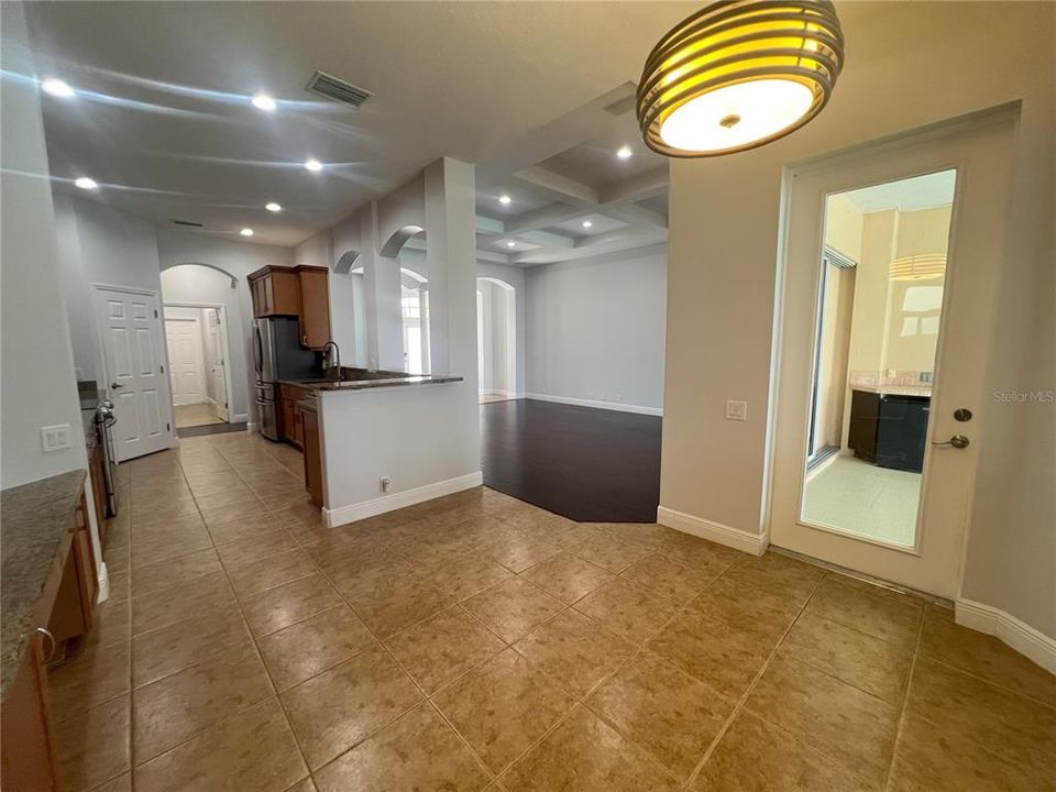 For Sale: $695,000 (3 beds, 3 baths, 2459 Square Feet)