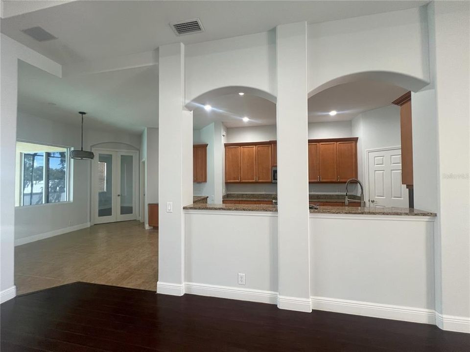 For Sale: $695,000 (3 beds, 3 baths, 2459 Square Feet)