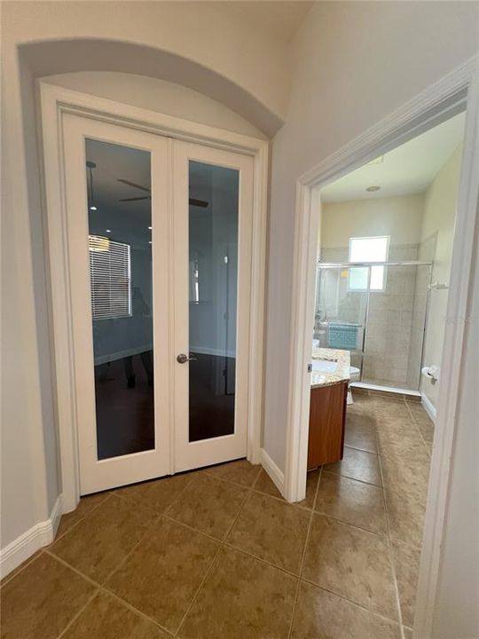 For Sale: $695,000 (3 beds, 3 baths, 2459 Square Feet)