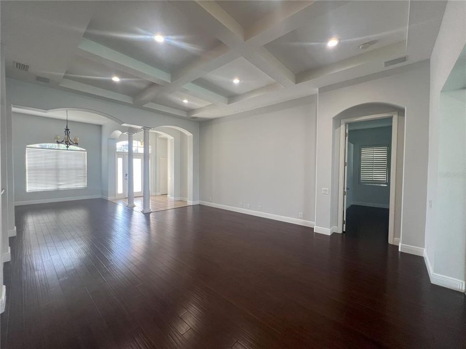 For Sale: $695,000 (3 beds, 3 baths, 2459 Square Feet)