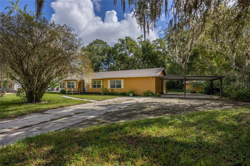 合同活跃: $230,000 (3 贝兹, 2 浴室, 1644 平方英尺)