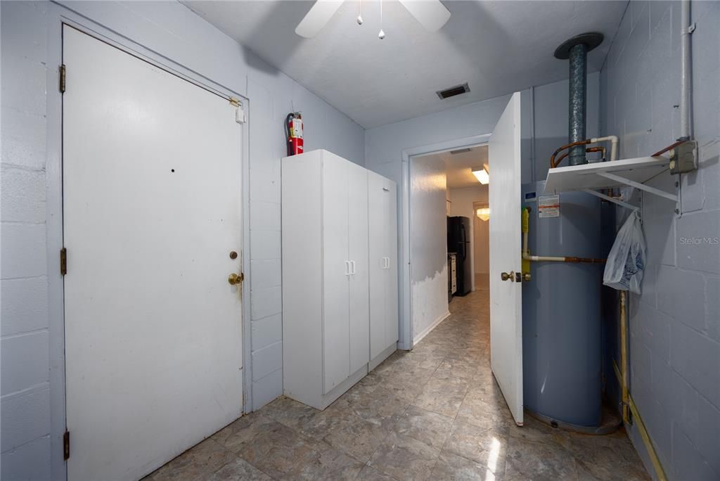 合同活跃: $230,000 (3 贝兹, 2 浴室, 1644 平方英尺)