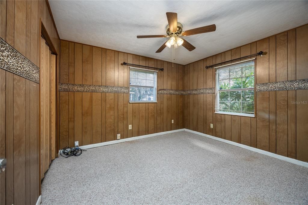 合同活跃: $230,000 (3 贝兹, 2 浴室, 1644 平方英尺)