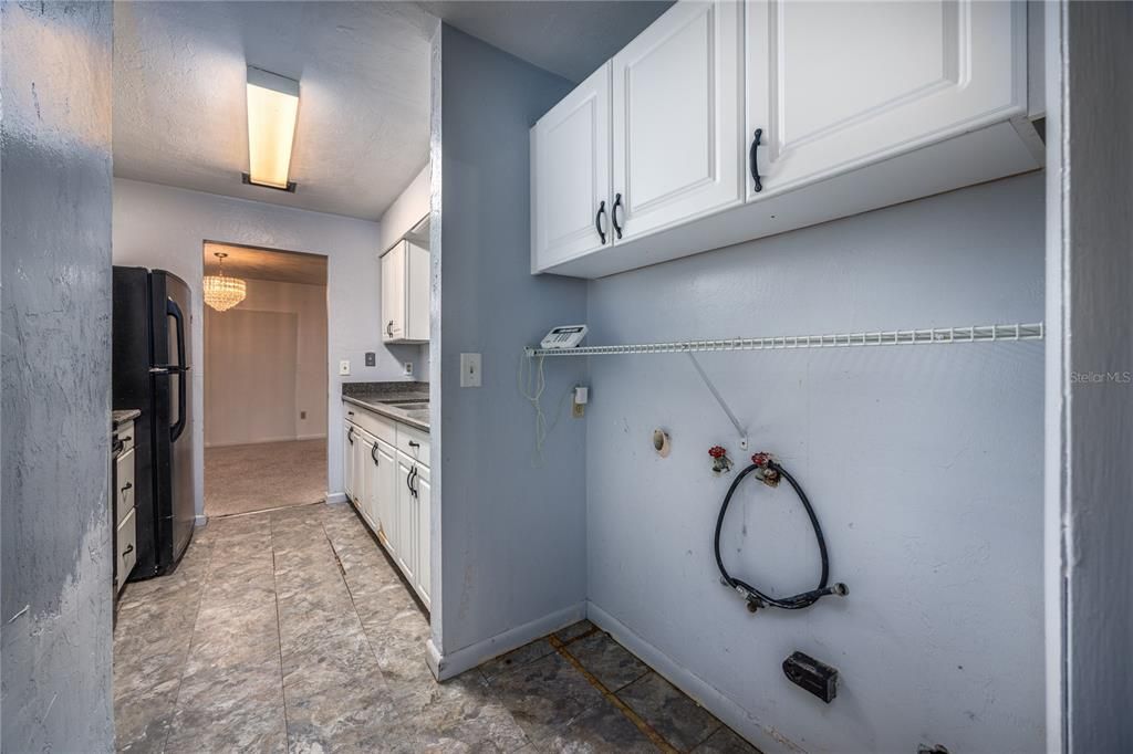 合同活跃: $230,000 (3 贝兹, 2 浴室, 1644 平方英尺)