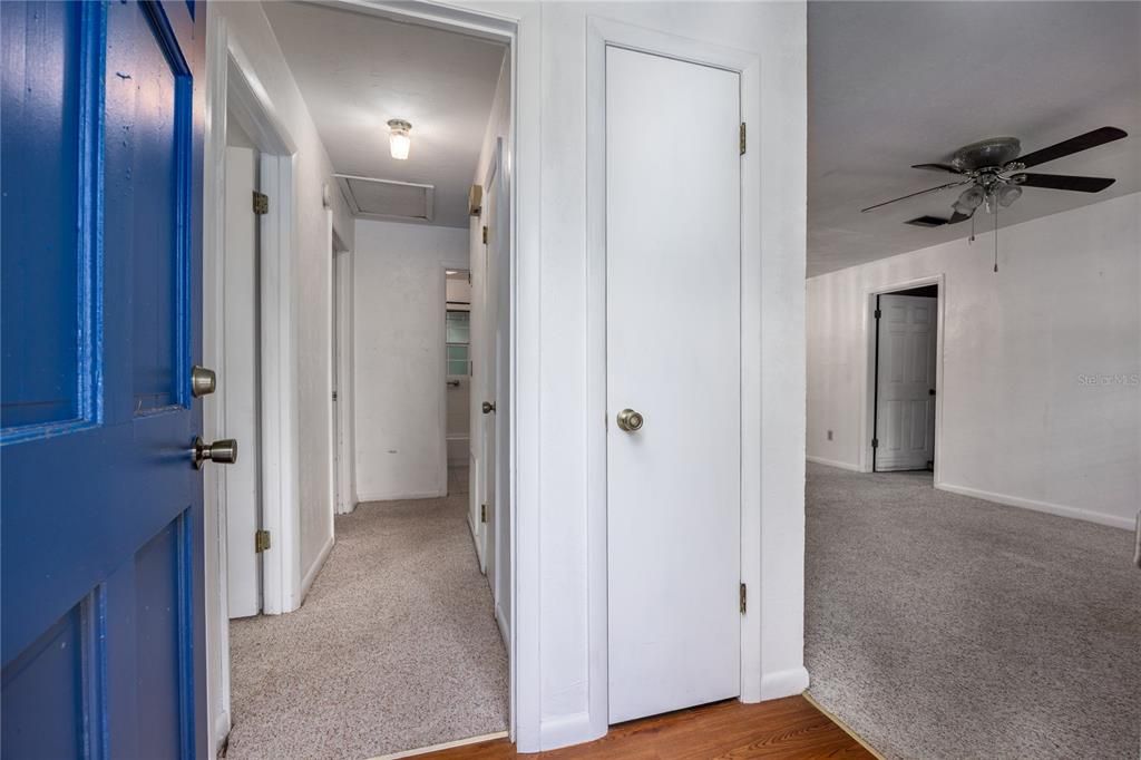 合同活跃: $230,000 (3 贝兹, 2 浴室, 1644 平方英尺)