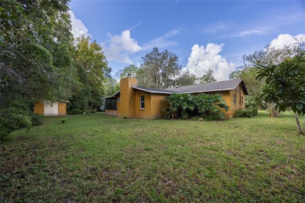 合同活跃: $230,000 (3 贝兹, 2 浴室, 1644 平方英尺)